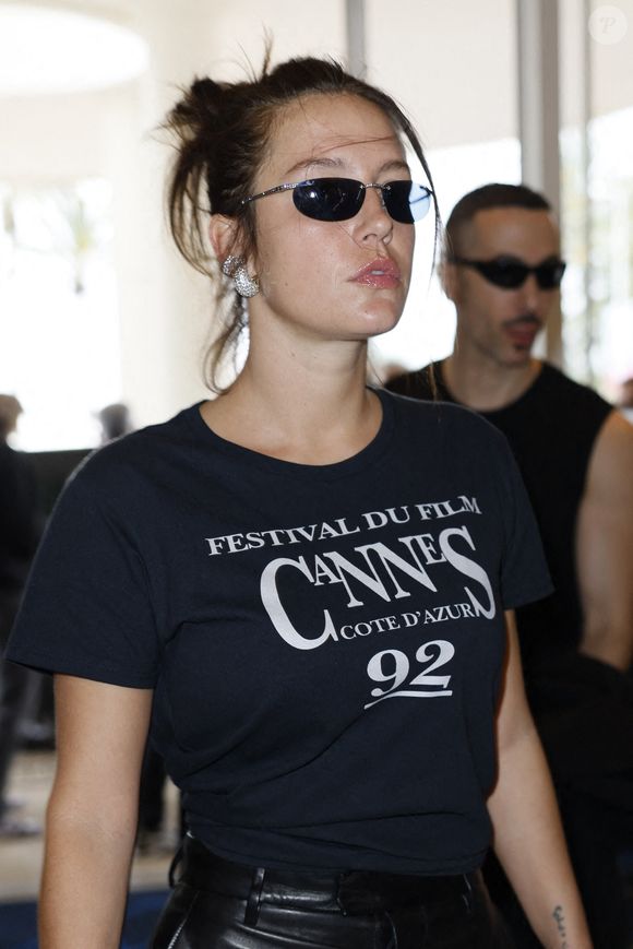 Adèle Exarchopoulos se rend à l'Hôtel Martinez pour assister à une projection avant le 78ème Festival de Cannes le 15 mai 2025 à Cannes, France. Photo by Marco Piovanotto/ABACAPRESS.COM