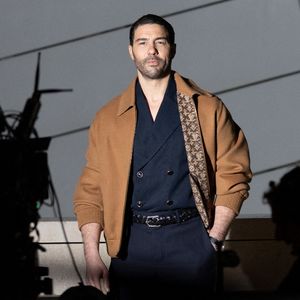 Il assure toutefois qu'il ne refera plus un changement aussi extrême.

Tahar Rahim - Les célébrités au défilé Louis Vuitton "Collection Homme Prêt-à-Porter Automne/Hiver 2026-2027" lors de la Fashion Week de Paris, le 20 janvier 2026

© Julien Sarkissian / Bestimage