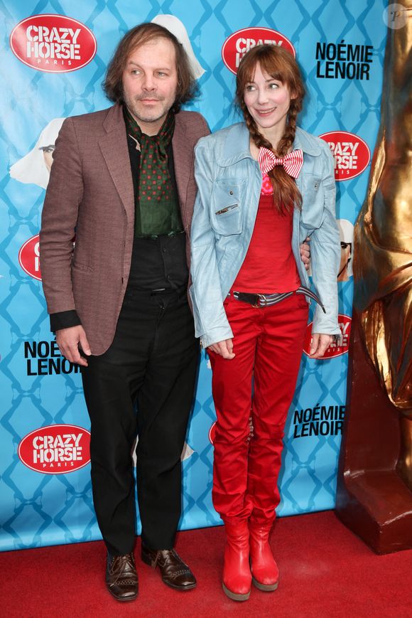 Philippe Katerine et Julie Depardieu assistent à la première du spectacle de danse "Noemie Lenoir au Crazy Horse" qui se tient au Crazy Horse à Paris, France, le 02 juin 2013. Photo Audrey Poree/ABACAPRESS.COM