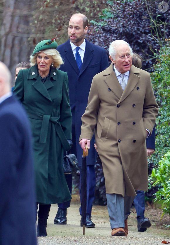 Camilla Parker Bowles, reine consort d'Angleterre, Le prince William, prince de Galles,  Le roi Charles III d'Angleterre - La famille royale britannique se rend à la messe de Noël à Sandringham le 25 décembre 2024. (ALPHA AGENCY / BESTIMAGE).
