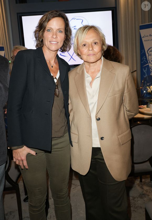 Exclusif -  Anne Le Nen et sa femme Muriel Robin - 6ème remise du prix "Fonds de dotation Line Renaud-Loulou Gasté" pour la recherche médicale à la Maison de la Recherche à Paris le 25 novembre 2024. 
© Coadic Guirec/Bestimage