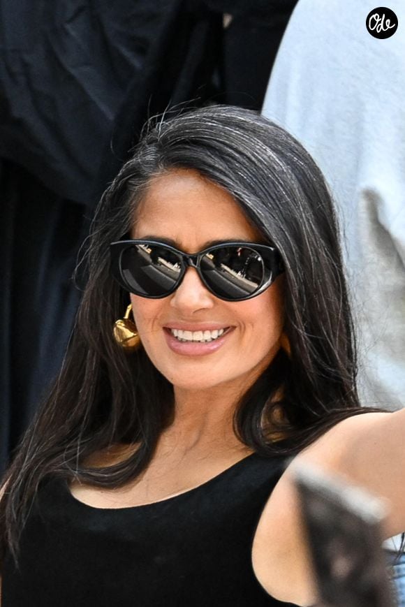 Salma Hayek lors du défilé Balenciaga Collection Haute Couture Automne/Hiver 2025-2026 lors de la Fashion Week de Paris (PFW), à Paris, le 9 juillet 2025. 

© Yehiel Chekroune/bestimage
