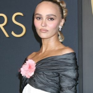 L'actrice de "Nosferatu" a publié en story Instagram une photo tendre et stylisée, immortalisant leur dîner en tête-à-tête...

Lily-Rose Depp aux Governors Awards 2024 au Dolby Ballroom le 17 novembre 2024 à Los Angeles, Californie, États-Unis. © Kay Blake/ZUMA Press Wire/Bestimage