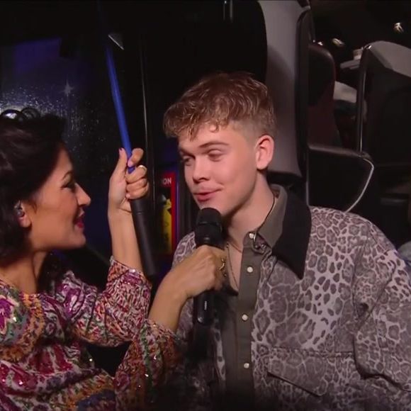Karima Charni, animatrice de l’after, a salué sa force : « Remonter sur scène après ça, c’est incroyable. Bravo, Charles. »

Star Academy 2024 / TF1 / Prime du 4 janvier 2025.