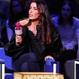 Les fans de Jenifer sont aux anges. 


Jenifer Bartoli - Enregistrement de l'émission "La boîte à secrets 15", au Studio 128 à Saint Denis, présentée par F.Bollaert et diffusée le 17 février 2023 sur France 3
© Christophe Clovis / Bestimage