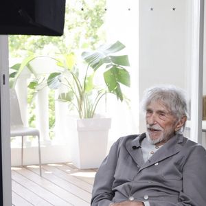 Pour lui, il ne s’agit pas d’une perte de capacités mais d’un choix réfléchi pour mieux gérer son énergie et continuer à travailler.

Exclusif - Augustin Trappenard interviewe Pierre Richard pour Brut lors du 78ème Festival International du Film de Cannes, au Palais des Festivals à Cannes, le 22 mai 2025. © Jack Tribeca/Bestimage