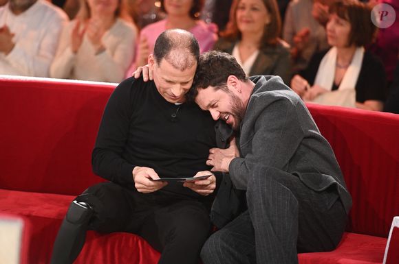 Exclusif - Mathieu Baumel et Claudio Capéo - Enregistrement de l'émission Vivement dimanche au studio Rive gauche, présentée par Michel Drucker le 16 décembre 2025. . Diffusion sur France 3 le 04/01/2026 . © Guillaume Gaffiot / Bestimage
