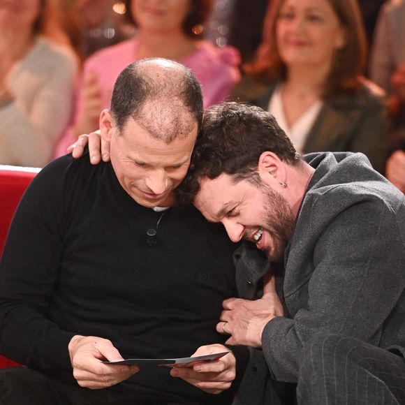 Exclusif - Mathieu Baumel et Claudio Capéo - Enregistrement de l'émission Vivement dimanche au studio Rive gauche, présentée par Michel Drucker le 16 décembre 2025. . Diffusion sur France 3 le 04/01/2026 . © Guillaume Gaffiot / Bestimage