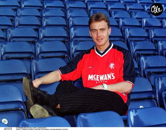 Le champion du monde 1998 travaille depuis près de vingt ans comme vendeur de piscines.

Stéphane Guivarc'h – signature aux Glasgow Rangers en Écosse – conférence – plan serré