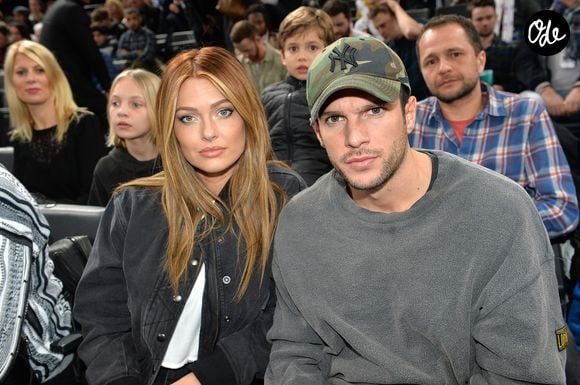 Caroline Receveur et Hugo Philip   au match de NBA Game Paris 2020 entre les Bucks de Milwaukee et les Charlotte Hornet à l'AccorHotels Arena à Paris le 24 janvier 2020.

© Veeren / Bestimage
