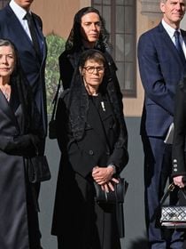 Visite du pape Léon XIV : pourquoi Caroline et Stéphanie de Monaco étaient en noir avec Charlotte Casiraghi ?