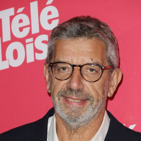 Michel Cymes - Photocall de la soirée "Télé Loisirs Awards 2024" aux Jardins du Pont-Neuf à Paris le 23 septembre 2024.   © Coadic Guirec/Bestimage