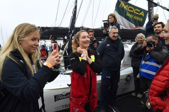 Violette Dorange, 23 ans, la plus jeune navigatrice du Vendée Globe lors du départ du Vendée Globe 2024-2025, 10ème édition de la course autour du monde en solitaire et sans escale, le 10 novembre 2024 aux Sables-d'Olonne, France. Photo par Franck Castel/ABACAPRESS.COM