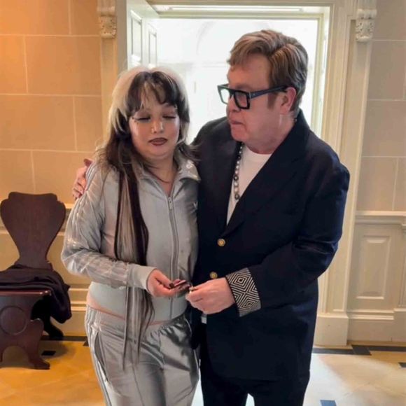 Capture d'écran d'Elton John et Lola Young, dernière publication sur les médias sociaux, 22 septembre 2025.

Photo : Photo Press Service / BESTIMAGE