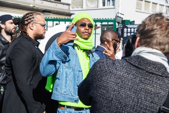 Celui qui s'était évadé lors de l'attaque du fourgon pénitentiaire au péage d'Incarville (Eure) a été arrêté en février en Roumanie après plusieurs mois de cavale.

Koba LaD - Arrivées au défilé de mode Femmes prêt-à-porter automne-hiver 2024/2025 "Marine Serre" lors de la fashion week de Paris. Le 4 mars 2024
© Baptiste Autissier / Panoramic / Bestimage