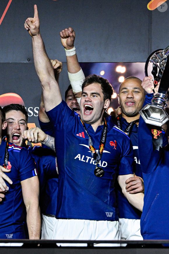 Après un record historique en Champions Cup, Damian Penaud semble avoir trouvé, en dehors des terrains, un équilibre tout aussi solide. 

Damian Penaud lors du match de rugby du 6 ou Six Nations XV de France VS Ecosse le 15 mars 2025 au Stade de France à Paris, France. Photo by Victor Joly/ABACAPRESS.COM