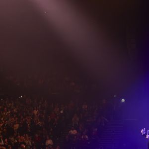 Concert d’Enrico Macias pour sa tournée La Fête Continue ! dans la salle de spectacle Le Dôme de Paris - Palais des Sports à Paris, France, le 15 mars 2025. © Jack Tribeca/Bestimage