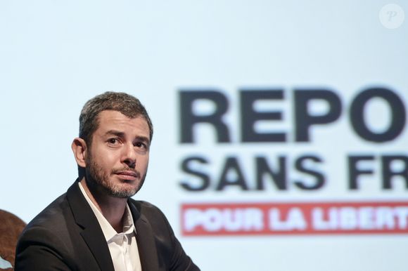 Mais dès la rentrée prochaine, il fera son grand retour.

Ali Baddou - People au débat "Les combats du journalisme", organisé par Reporters sans Frontières, à l'occasion de la Journée mondiale de la Liberté de la Presse au Théâtre du Rond-Point à Paris. Le 2 mai 2016
© Stéphane Lemouton / Bestimage