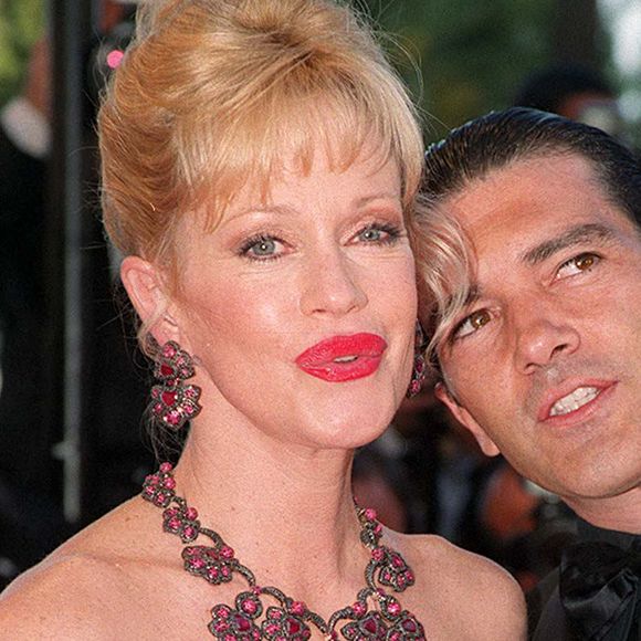 Melanie Griffith et Antonion Banderas - Montée des marches du film "Millenium Mambo" lors du 54e Festival de Cannes. 2001. Photo par Bestimage
