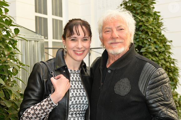 Le chanteur de "Santiano" a publié une photo de son couple accompagnée d’un texte de remerciement adressé à leurs admirateurs.

Hugues Aufray et sa compagne Murielle lors du lancement officiel de l'association Serge Gainsbourg au cabaret Don Camilo à Paris. © Guirec Coadic/Bestimage