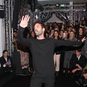 Exclusif - No Tabloids - Benjamin Millepied - 30ème Anniversaire du groupe de communication Mazarine à la "Maison Mazarine" à Paris le 7 décembre 2023. Fondé en 1993 par P.E.Reiffers, Mazarine est un groupe de communication globale indépendant dédié aux acteurs du luxe, de la mode et aux institutions culturelles, partout dans le monde. 
30 ans portés par une quête d’excellence absolue, par le désir de faire rayonner le luxe, la mode, l’art et la culture, en explorant tous les territoires d’expression.

30 ans d’une passion pour la créativité et l’innovation cultivée par 500 talents à travers le monde. Un savoir-faire qui allie le content, le digital et l’entertainment pour concevoir des expériences à la mesure des plus belles Maisons de luxe et institutions culturelles.  © Bertrand Rindoff / Bestimage