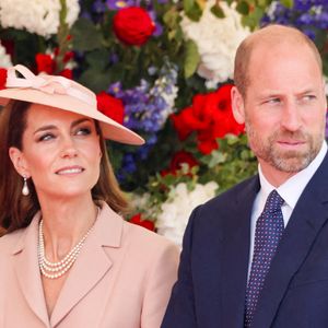Depuis plusieurs décennies, Balmoral est synonyme de retrouvailles familiales pour les Windsor...

Le prince William, prince de Galles, et Catherine (Kate) Middleton, princesse de Galles - Le roi Charles III d'Angleterre et Camilla Parker Bowles, reine consort d'Angleterre, accueillent le couple présidentiel français le président Emmanuel Macron et sa femme la Première Dame Brigitte Macron sur Datchet road à Windsor, Royaume Uni.

© Dominique Jacovides/Bestimage