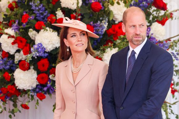 Depuis plusieurs décennies, Balmoral est synonyme de retrouvailles familiales pour les Windsor...

Le prince William, prince de Galles, et Catherine (Kate) Middleton, princesse de Galles - Le roi Charles III d'Angleterre et Camilla Parker Bowles, reine consort d'Angleterre, accueillent le couple présidentiel français le président Emmanuel Macron et sa femme la Première Dame Brigitte Macron sur Datchet road à Windsor, Royaume Uni.

© Dominique Jacovides/Bestimage