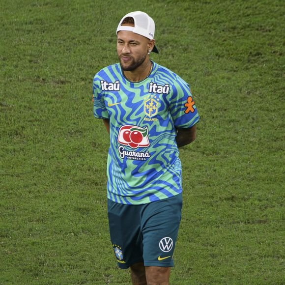 Cette boisson saine et tropicale vise principalement les jeunes de la génération Z.

RIO DE JANEIRO, BRÉSIL - 31 MAI : Neymar observe la scène avant le match amical international opposant le Brésil au Panama au stade Maracana, le 31 mai 2026 à Rio de Janeiro, au Brésil © PsnewZ / Bestimage