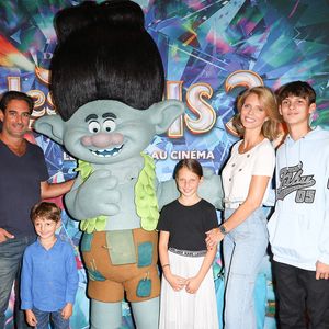 Sylvie Tellier, son mari Laurent Schenten et leurs enfants à l'avant-première du film "Les Trolls 3" au cinéma Gaumont Marignan, à Paris, le 11 octobre 2023

© Coadic Guirec / Bestimage