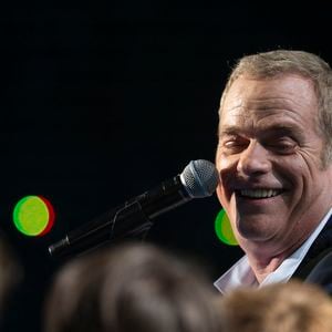 Exclusif - Garou lors de l'enregistrement de l'émission "La Boîte à secrets", présentée par F.Bollaert et diffusée le 26 septembre 2025 sur France 3, dans les studios du Lendit à Saint-Denis, Seine Saint-Denis, France, le 8 septembre 2025. © Pierre Perusseau/Bestimage