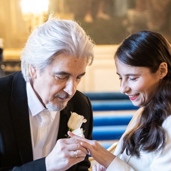 Info du 4 septembre - Mariage religieux pour Serge Lama et Luana - Exclusif - Prix Special - no web - No blog - Mariage de Serge Lama et Luana Santonino à la mairie du 7ème arrondissement de Paris. Rachida Dati, Maire du 7ème a célébré
 le mariage.
Paris, le 11 février 2021.
© Cyril Moreau/Bestimage