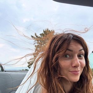 Mais Delphine Wespiser se dit "pleine d'énergie pour la rentrée et la suite des aventures".

Delphine Wespiser partage des photos de son "été particulier" sur Instagram.