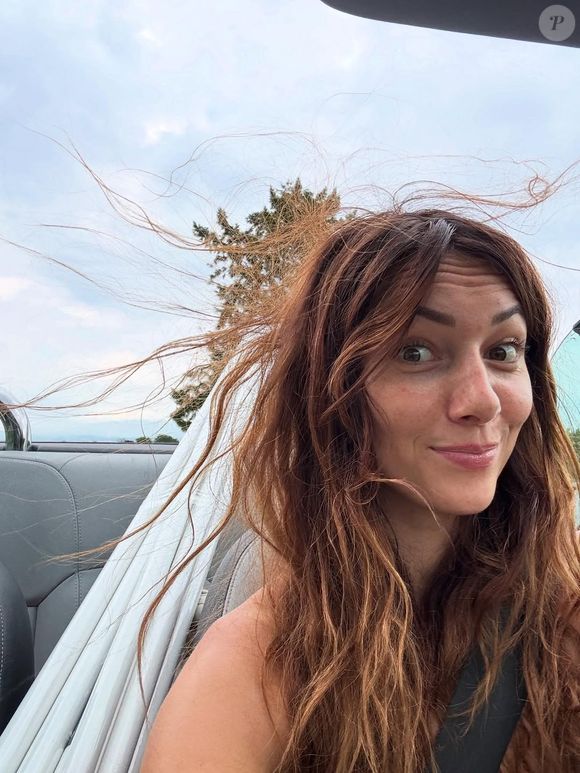 Mais Delphine Wespiser se dit "pleine d'énergie pour la rentrée et la suite des aventures".

Delphine Wespiser partage des photos de son "été particulier" sur Instagram.