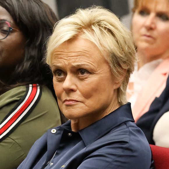 Un lieu de vie dont Muriel Robin a déjà dévoilé quelques détails sur les réseaux sociaux

Exclusif - Muriel Robin - Avant-première du téléfilm "Les yeux Grands Fermés" à l’Amphithéâtre Marcel Long du Secrétariat d'Etat chargé de l'Enfance à Paris le 26 septembre 2023. © Coadic Guirec / Bestimage