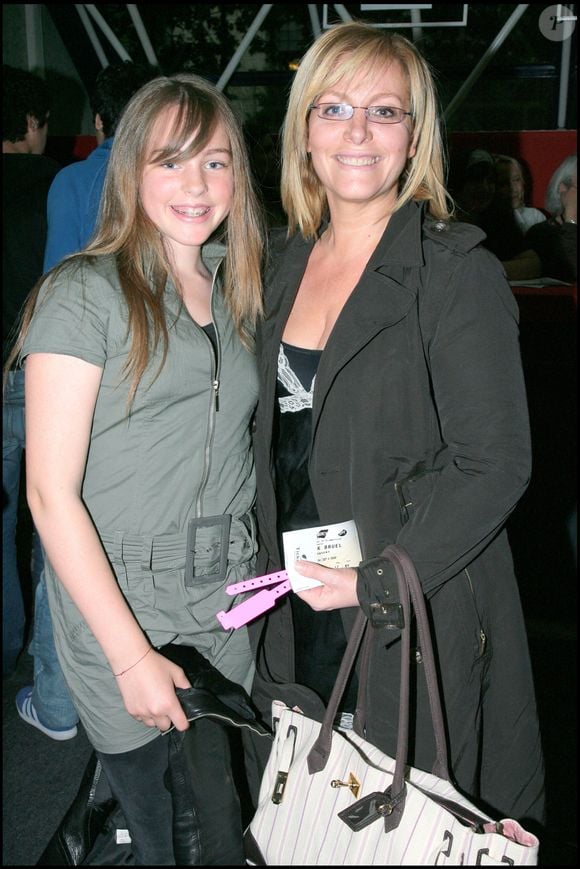 CAROLINE DIAMENT ET SA FILLE  Salomé lors d'un concert de Patrick Bruel
RINDOFF-GUIREC / BESTIMAGE