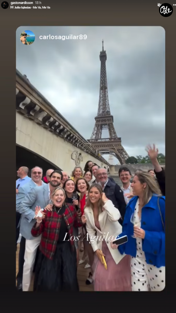 La famille de Ximena Aguilar était présente avec en toile de fond la tour Eiffel. 

Capture d'écran story @gastonardisson