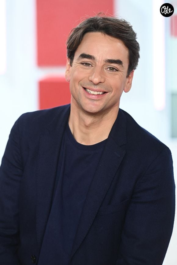 Exclusif - Julian Bugier - Enregistrement de l'émission Vivement dimanche au studio rive gauche presentée par M. Drucker avec une diffusion sur France 3 le 23 novembre. © Guillaume Gaffiot/Bestimage