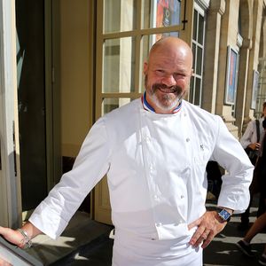 Exclusif - Le médiatique chef Philippe Etchebest ("Cauchemar en cuisine", "Top chef") pose dans son restaurant le "Quatrième Mur" le jour de son ouverture à Bordeaux le 8 Septembre 2015. Agence / Bestimage