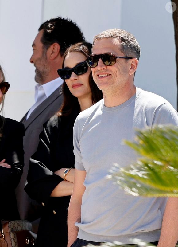 Marion Cotillard et le réalisateur Guillaume Canet au photocall du film "Karma" lors du 79ème Festival International du Film de Cannes (12 - 23 mai 2026), le 16 mai 2026.
© Jacovides / Moreau / Bestimage