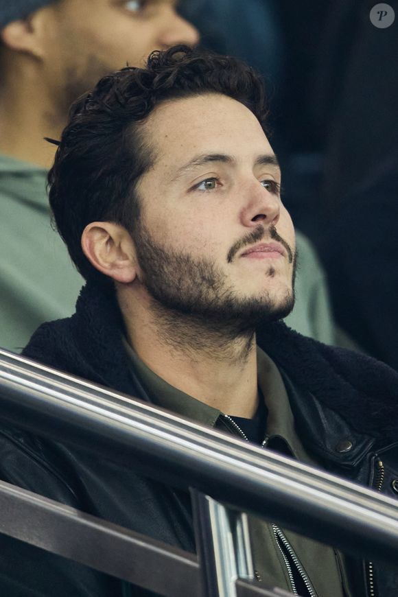 Alexandre Kominek dans les tribunes lors du match de Ligue Des Champions 2024-2025 (LDC) "PSG - Brest (7-0)" au Parc Des Princes, le 19 février 2025.
© Cyril Moreau/Bestimage