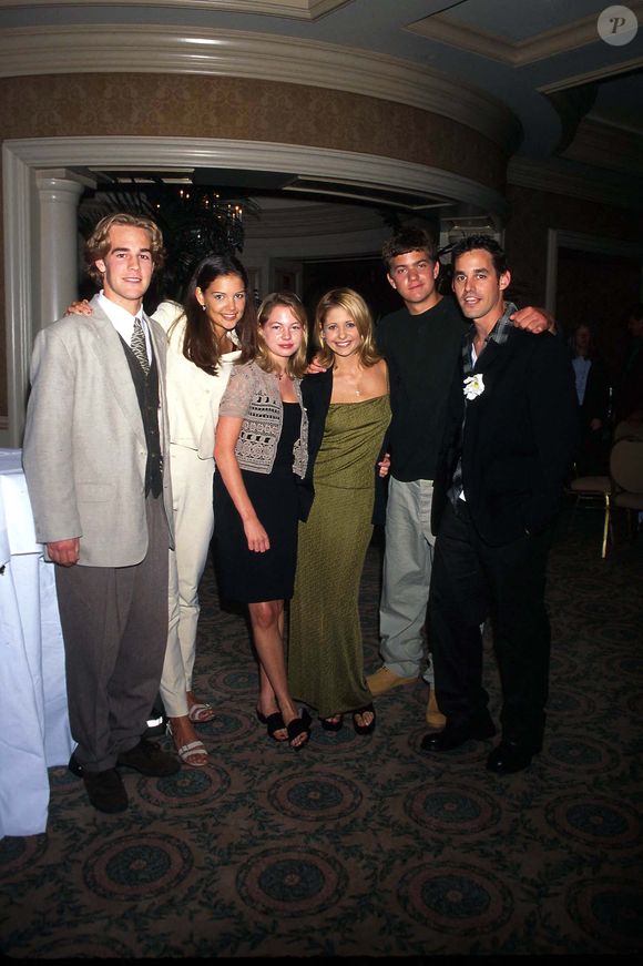 C'est son épouse Kimberly qui a annoncé la nouvelle.

James Van Der Beek, Katie Holmes, Michelle Williams, Sarah Michelle Gellar, Joshua Jackson et Nicholas Brendon lors du Wb Summer 97 Press Tour, 2011. Photo par Lisa Rose/Zuma/ABACAPRESS.COM