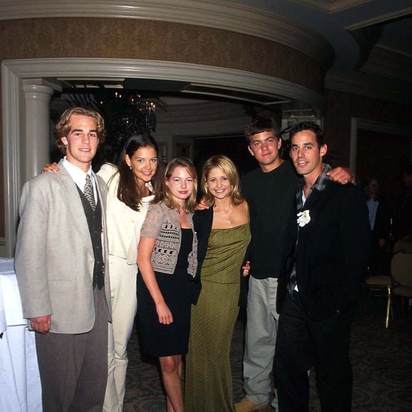 C'est son épouse Kimberly qui a annoncé la nouvelle.

James Van Der Beek, Katie Holmes, Michelle Williams, Sarah Michelle Gellar, Joshua Jackson et Nicholas Brendon lors du Wb Summer 97 Press Tour, 2011. Photo par Lisa Rose/Zuma/ABACAPRESS.COM