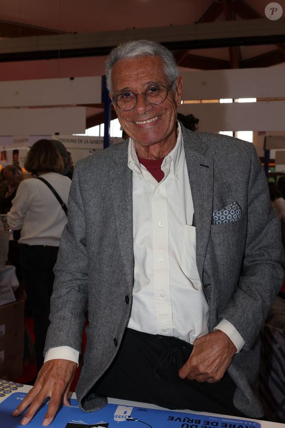 En effet, son fils aîné, Arthur Périer, a annoncé la naissance de son premier enfant sur Instagram le vendredi 28 novembre 2025

Jean-Marie Périer - Personnalités à la 40ème Foire du Livre de Brive-la-Gaillarde. Le 5 novembre 2022
Jean-Marc Lhomer / Bestimage