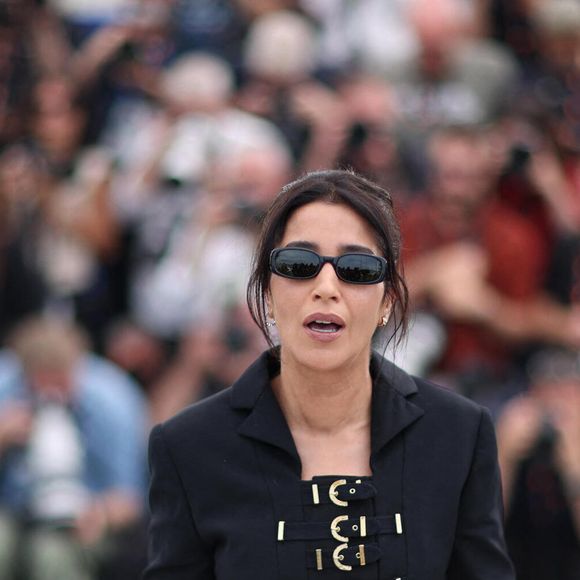 À travers ces apparitions, la comédienne confirme son goût prononcé pour les pièces de mode d'archives.

Leïla Bekhti (présidente du jury) au photocall du jury Un Certain Regard lors du 79ème Festival International du Film de Cannes, France, le 13 mai 2026. © Jacovides-Moreau/Bestimage
