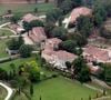 Dans une enquête réalisé par le média "l'Informé", d'ancien employés ont dénoncé le management brutal du directeur du domaine
Vue aérienne du château de Miraval, propriété de Brad Pitt et Angelina Jolie à Correns, France, le 10 août 2012. Photo by ABACAPRESS.COM