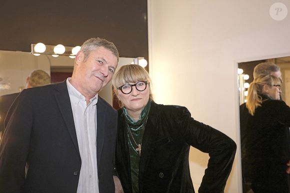 Elle a confié avoir vendu plusieurs de ses appartements pour s'offrir un moulin corse du XVIIe siècle où elle vit avec son mari Stéphane Bachot.

Portrait de Christine Bravo avec son mari Stéphane Bachot à Paris, le 16 janvier 2023.

© Cédric Perrin/Bestimage