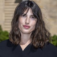 Jeanne Damas ouvre le Café en Rouje, sa nouvelle adresse parisienne inspirée de son enfance