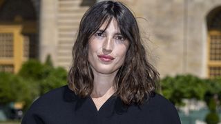 Jeanne Damas ouvre le Café en Rouje, sa nouvelle adresse parisienne inspirée de son enfance