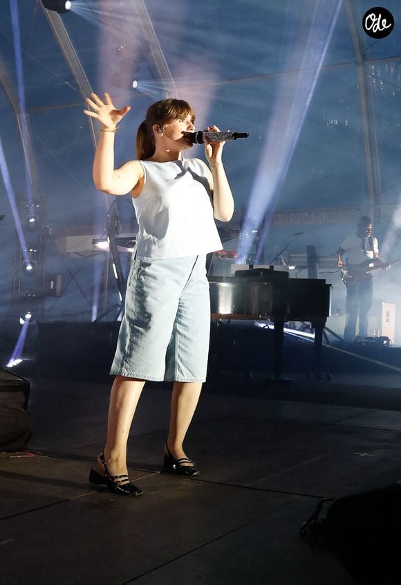 Marine Delplace en concert au Festival des Sables-d'Olonne, France, le 26 juin 2026. © Noël Carrier/Bestimage