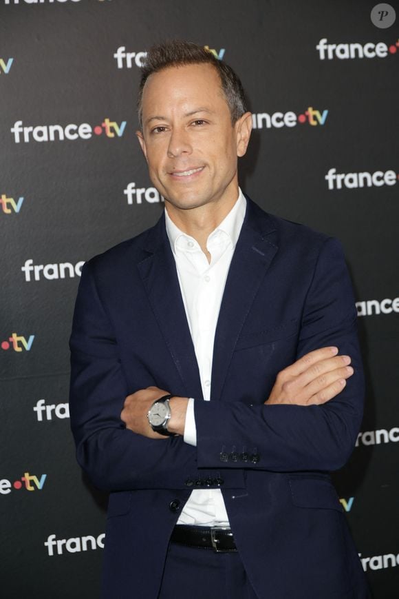Il a dévoilé des photos d'eux complices

 Guillaume Daret au photocall de la conférence de presse de rentrée de France Télévisions à Paris, France, le 4 septembre 2024. © Coadic Guirec/Bestimage